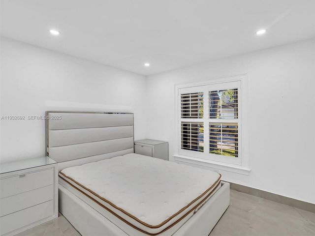 4966 SW 33rd Ter, Hollywood, FL 33312