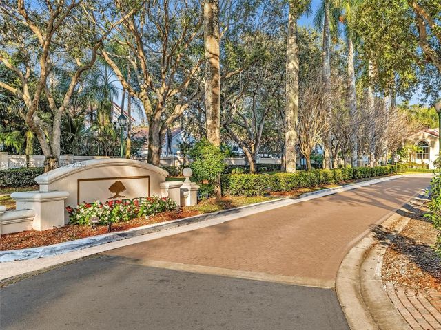 4966 SW 33rd Ter, Hollywood, FL 33312