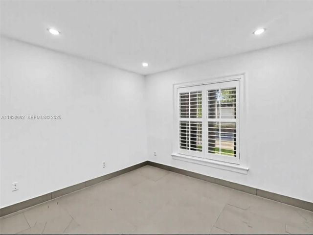 4966 SW 33rd Ter, Hollywood, FL 33312