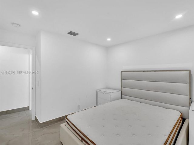 4966 SW 33rd Ter, Hollywood, FL 33312