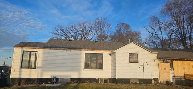 906 1st Avenue E, Shakopee, MN 55379