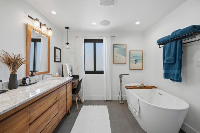 8180 Manitoba Street 255, Playa Del Rey, CA 90293