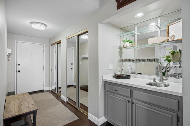 8180 Manitoba Street 255, Playa Del Rey, CA 90293