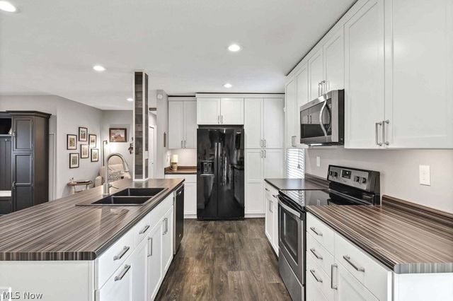 5047 Shady Moss Lane, North Ridgeville, OH 44039