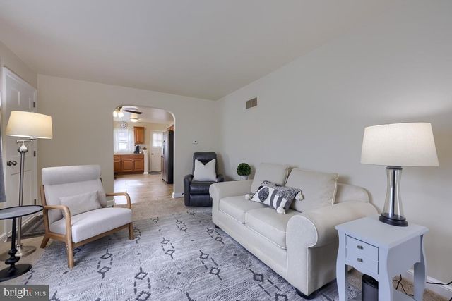 2263 MANOR RD, York, PA 17408