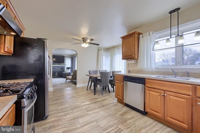 2263 MANOR RD, York, PA 17408