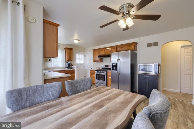 2263 MANOR RD, York, PA 17408