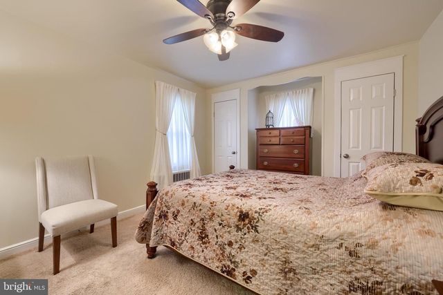 2263 MANOR RD, York, PA 17408