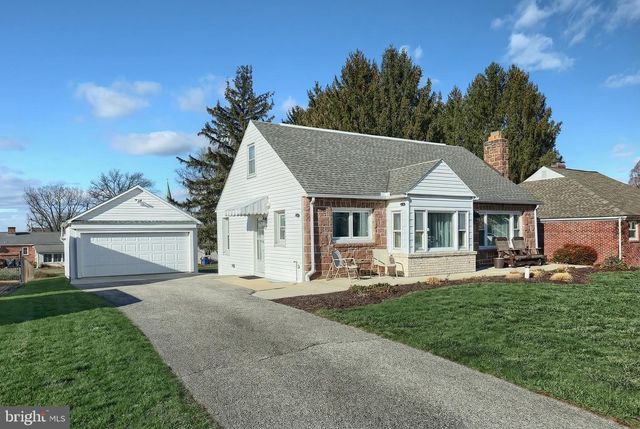 2263 MANOR RD, York, PA 17408