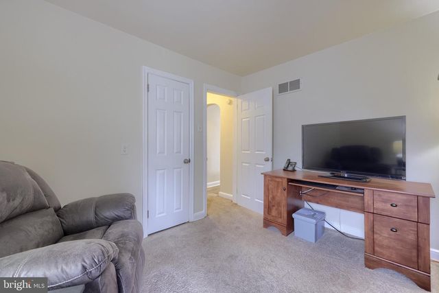 2263 MANOR RD, York, PA 17408