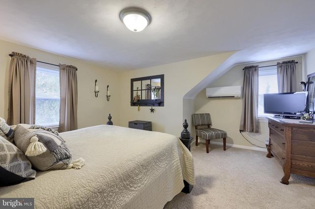 2263 MANOR RD, York, PA 17408