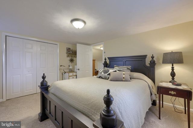 2263 MANOR RD, York, PA 17408