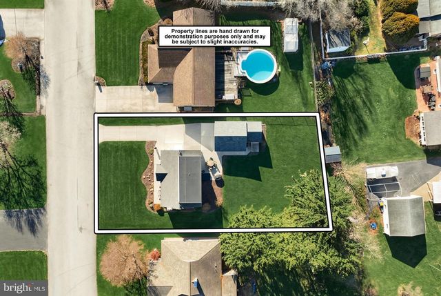 2263 MANOR RD, York, PA 17408