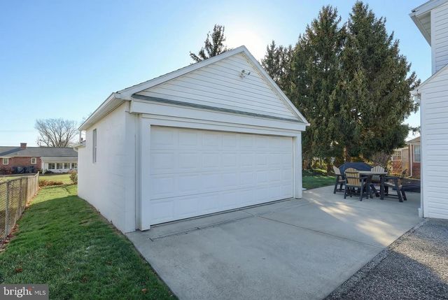 2263 MANOR RD, York, PA 17408