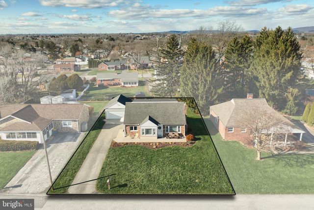 2263 MANOR RD, York, PA 17408