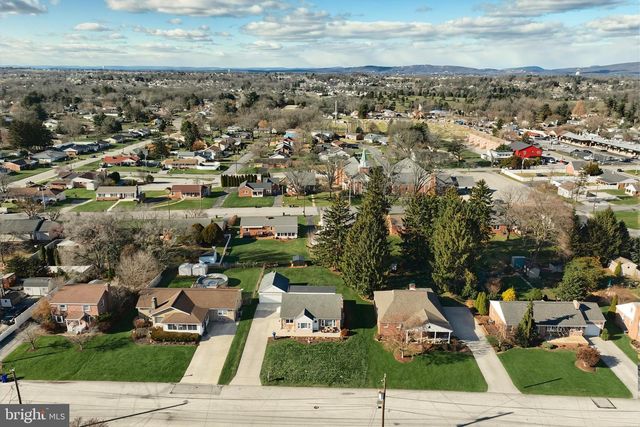 2263 MANOR RD, York, PA 17408