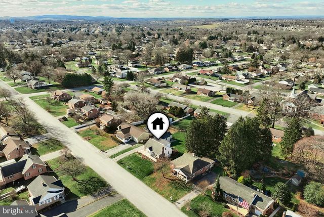 2263 MANOR RD, York, PA 17408