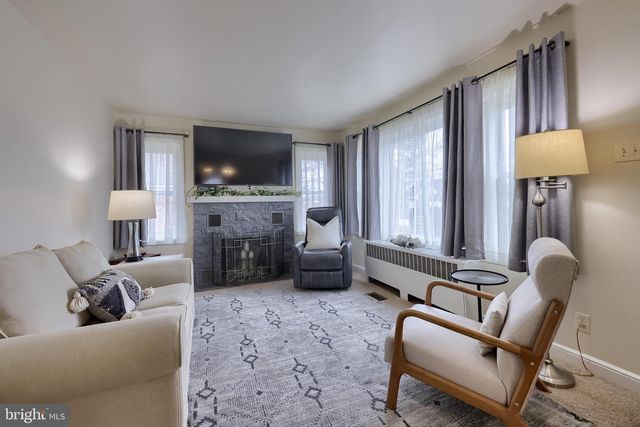 2263 MANOR RD, York, PA 17408