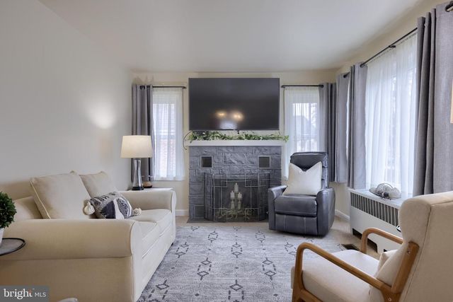 2263 MANOR RD, York, PA 17408