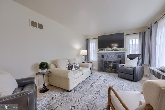 2263 MANOR RD, York, PA 17408