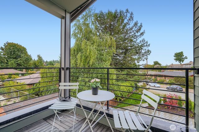 8810 41st Avenue SW, Seattle, WA 98136