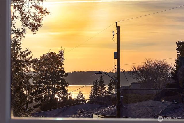 8810 41st Avenue SW, Seattle, WA 98136