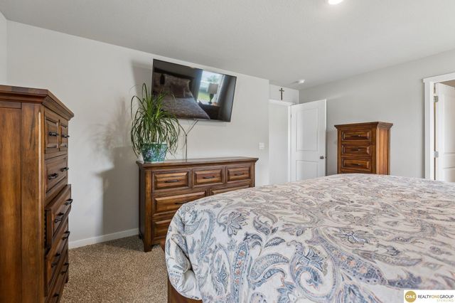 11452 Sunburst Drive, Papillion, NE 68046