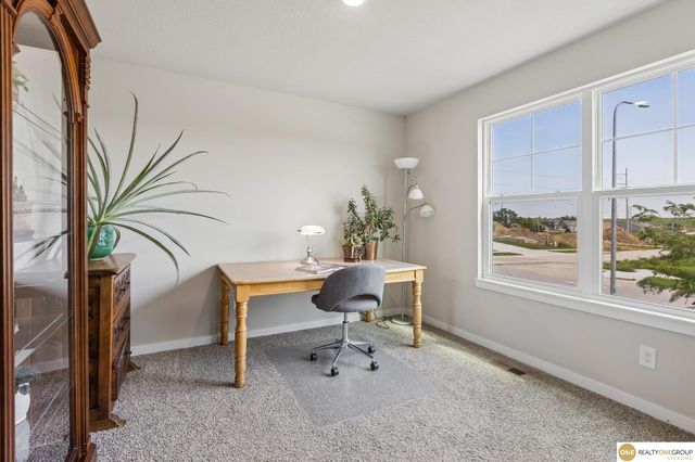 11452 Sunburst Drive, Papillion, NE 68046