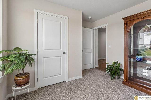 11452 Sunburst Drive, Papillion, NE 68046