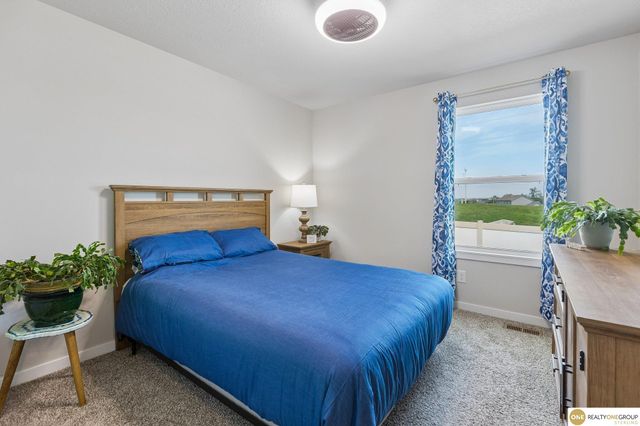 11452 Sunburst Drive, Papillion, NE 68046