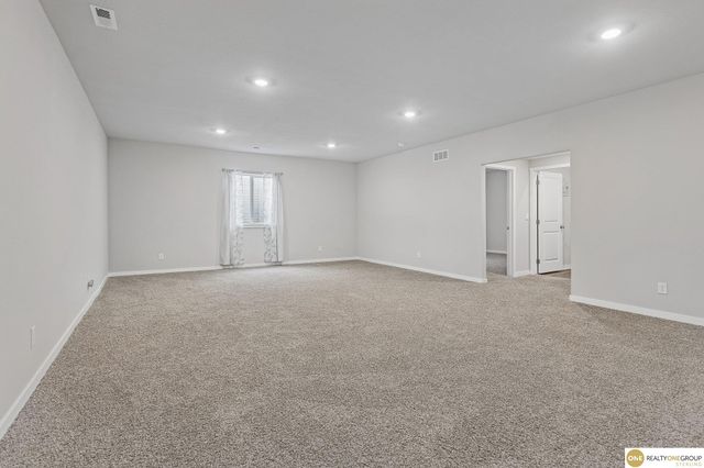 11452 Sunburst Drive, Papillion, NE 68046