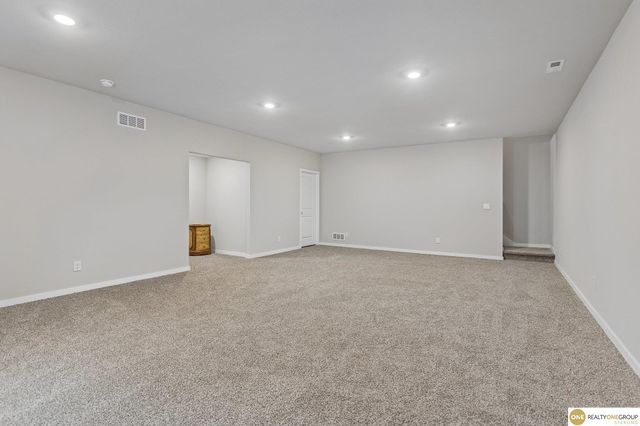 11452 Sunburst Drive, Papillion, NE 68046
