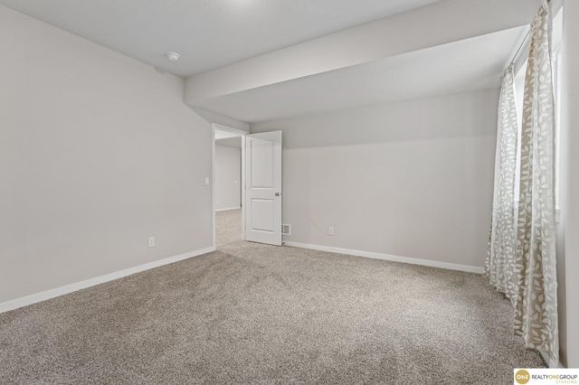 11452 Sunburst Drive, Papillion, NE 68046