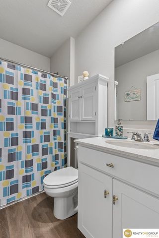 11452 Sunburst Drive, Papillion, NE 68046
