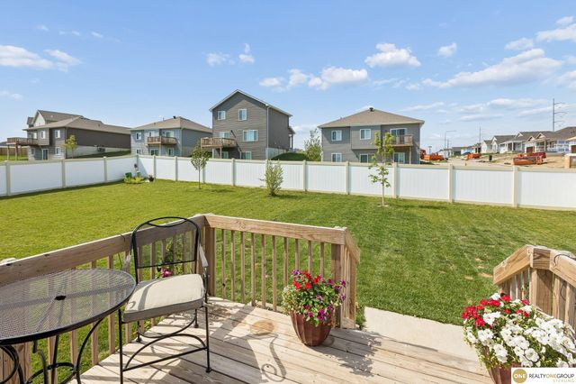 11452 Sunburst Drive, Papillion, NE 68046