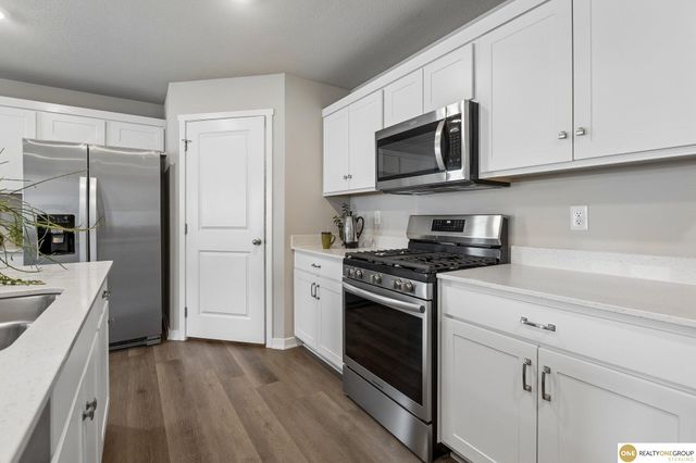 11452 Sunburst Drive, Papillion, NE 68046