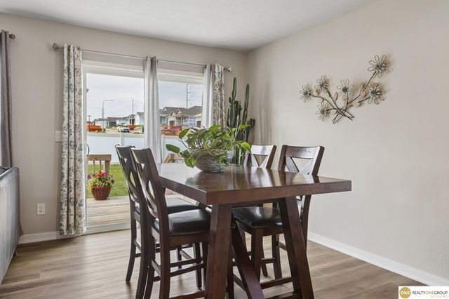 11452 Sunburst Drive, Papillion, NE 68046