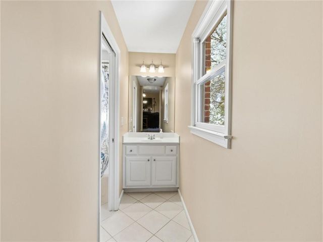 2360 Ivey Oaks Pl, Stone Mountain, GA 30087