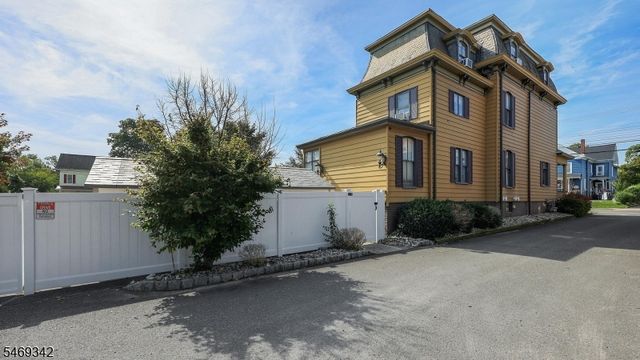 152 Main St, Flemington Boro, NJ 08822