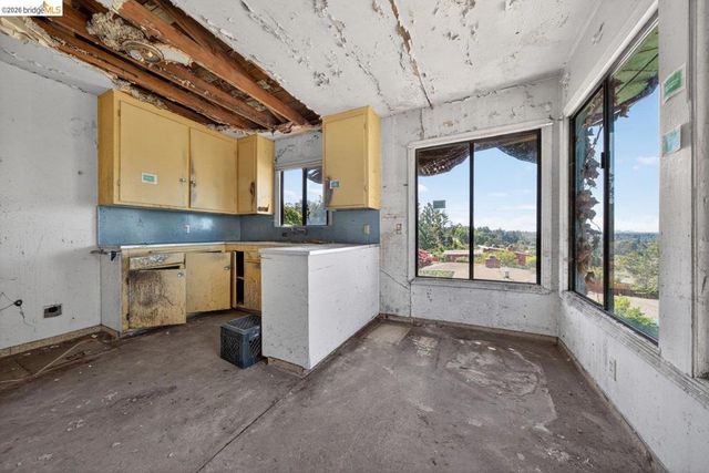 605 Sea View Dr, El Cerrito, CA 94530