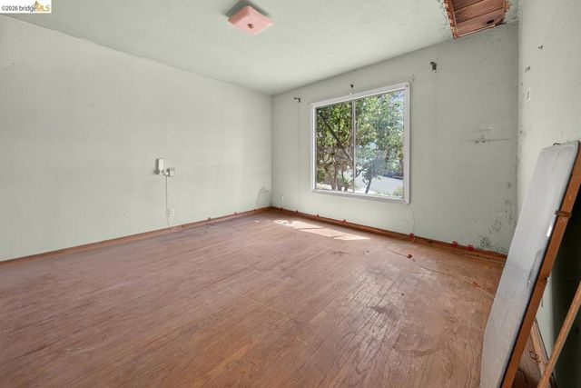 605 Sea View Dr, El Cerrito, CA 94530