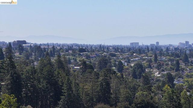 605 Sea View Dr, El Cerrito, CA 94530