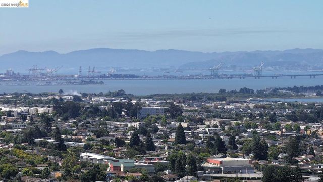 605 Sea View Dr, El Cerrito, CA 94530