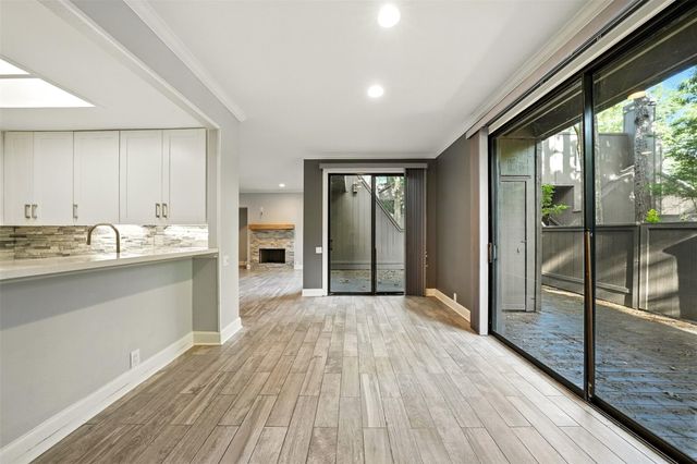 171 Litchfield Lane, Houston, TX 77024