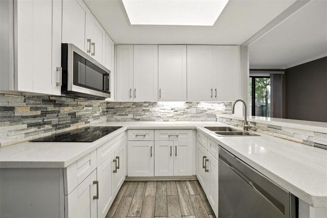 171 Litchfield Lane, Houston, TX 77024