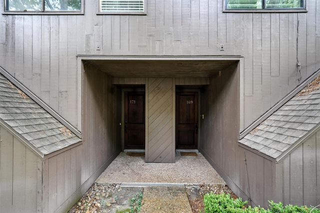 171 Litchfield Lane, Houston, TX 77024