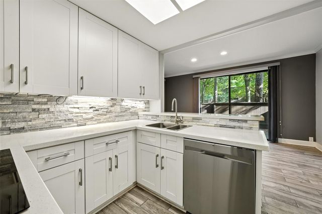 171 Litchfield Lane, Houston, TX 77024