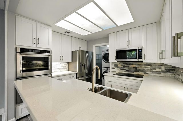 171 Litchfield Lane, Houston, TX 77024