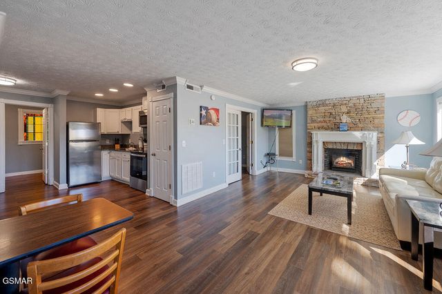 1106 Tanrac Trail, Gatlinburg, TN 37738