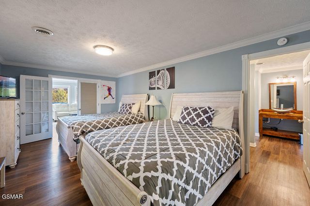 1106 Tanrac Trail, Gatlinburg, TN 37738